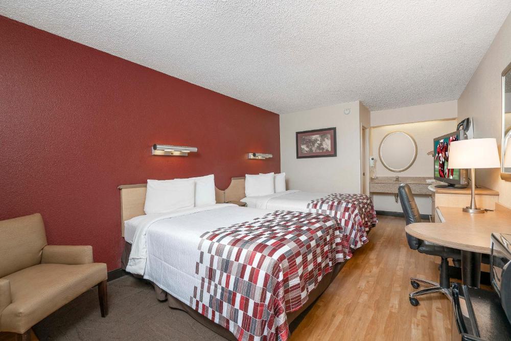 Deluxe Room with Two Double Beds Non-Smoking interior