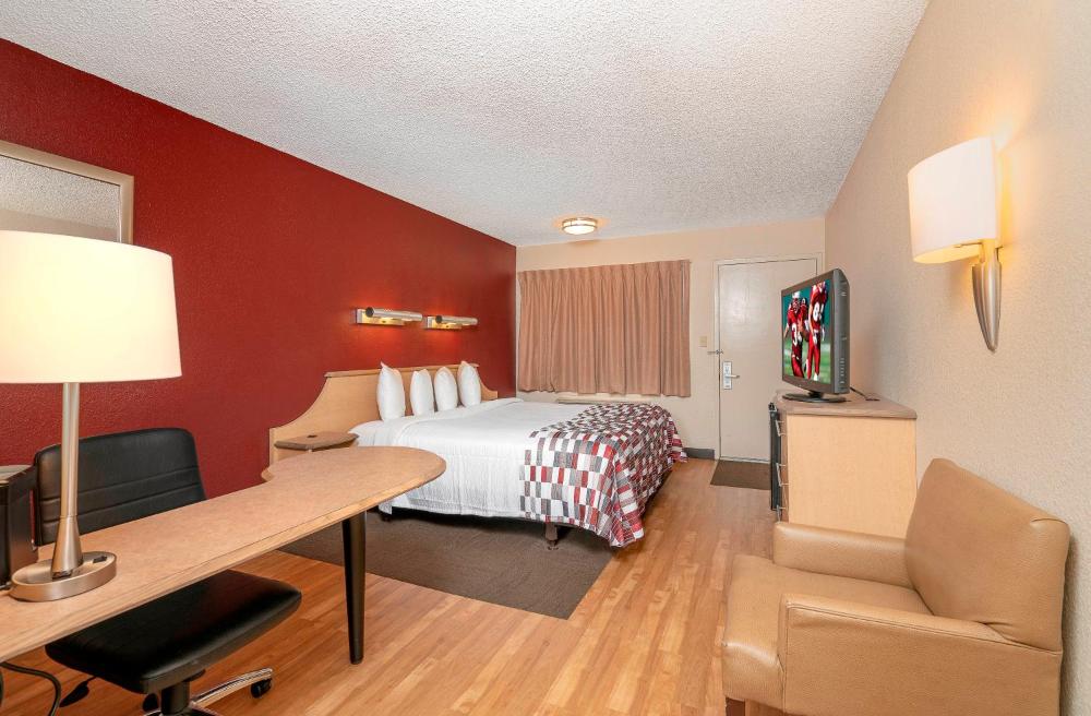 Superior King Room Non-Smoking interior